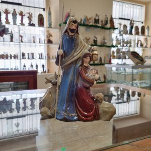 Nacimiento Sagrada Familia en porcelana (21.5 cm)