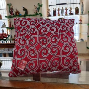 Cojín decorativo rojo 50 cm X 50 cm